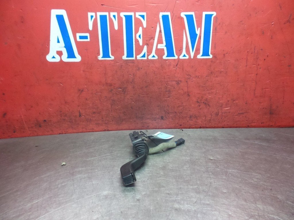 COMMUTATEUR CLIGNOTANT Opel Astra G (F08 / 48) (|90560990|), Opel, Opel Automobile GmbH, Utilisé, Kontakt-opel@opel.com