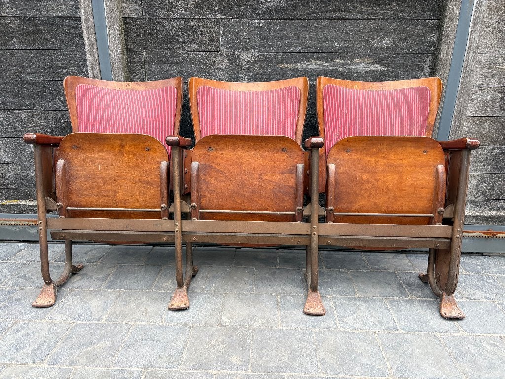 Originele Vintage bioscoop stoelen 1960, Huis en Inrichting, Stoelen, Gebruikt, Drie, Hout, Rood, Ophalen