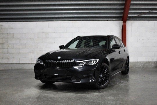 BMW 318dA (150 PK) NAVI/AIRCO/LED/CAM/LEDER/SHADOW LINE, Automaat, Dealer onderhouden, Achterwielaandrijving, 1995 cc