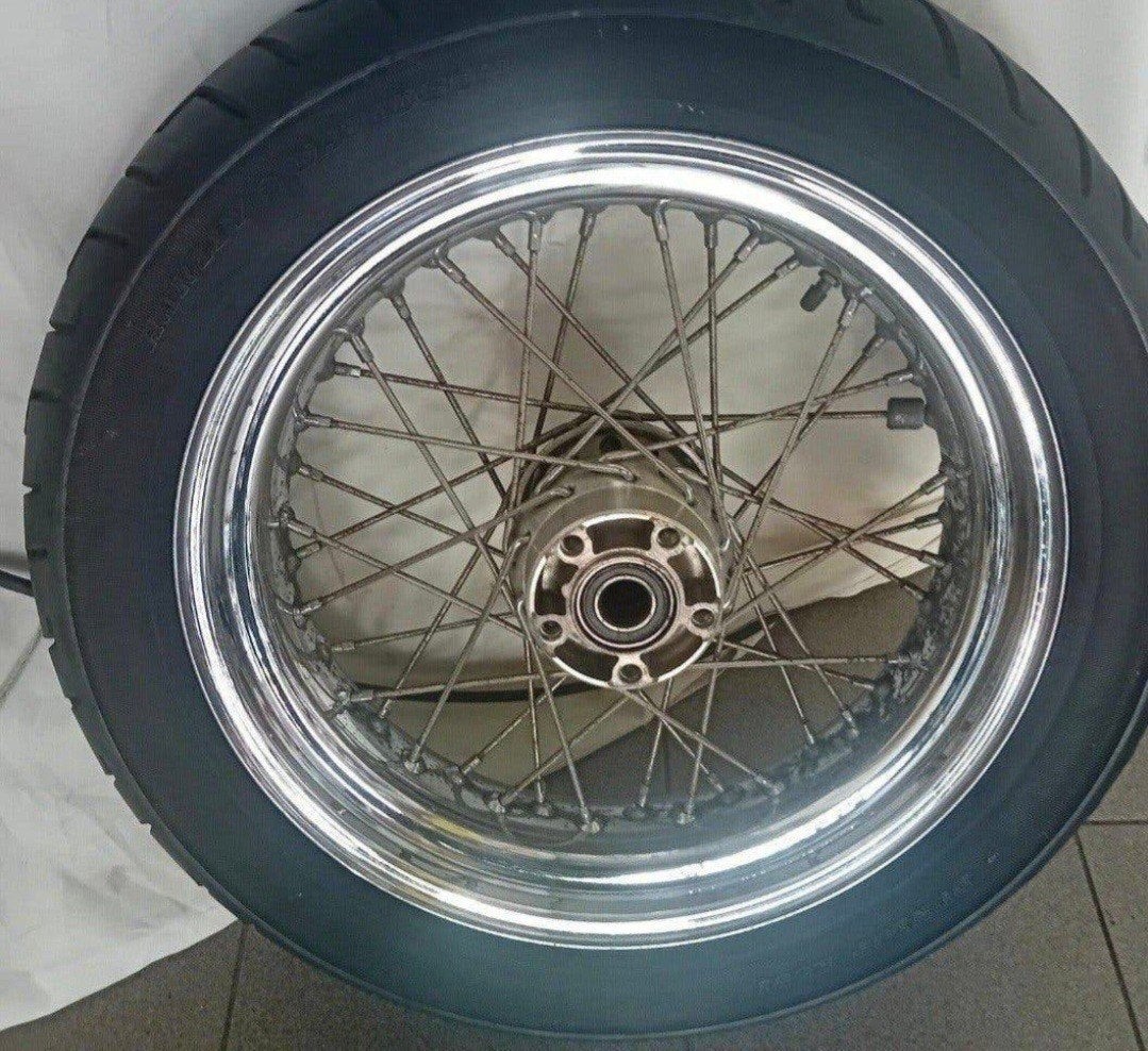 Harley Davidson achterwiel + band, Motoren, Ophalen