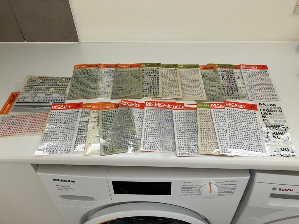 Pakket met 27 vellen Decadry wrijfletters / krab letters, Ophalen of Verzenden, Zo goed als nieuw