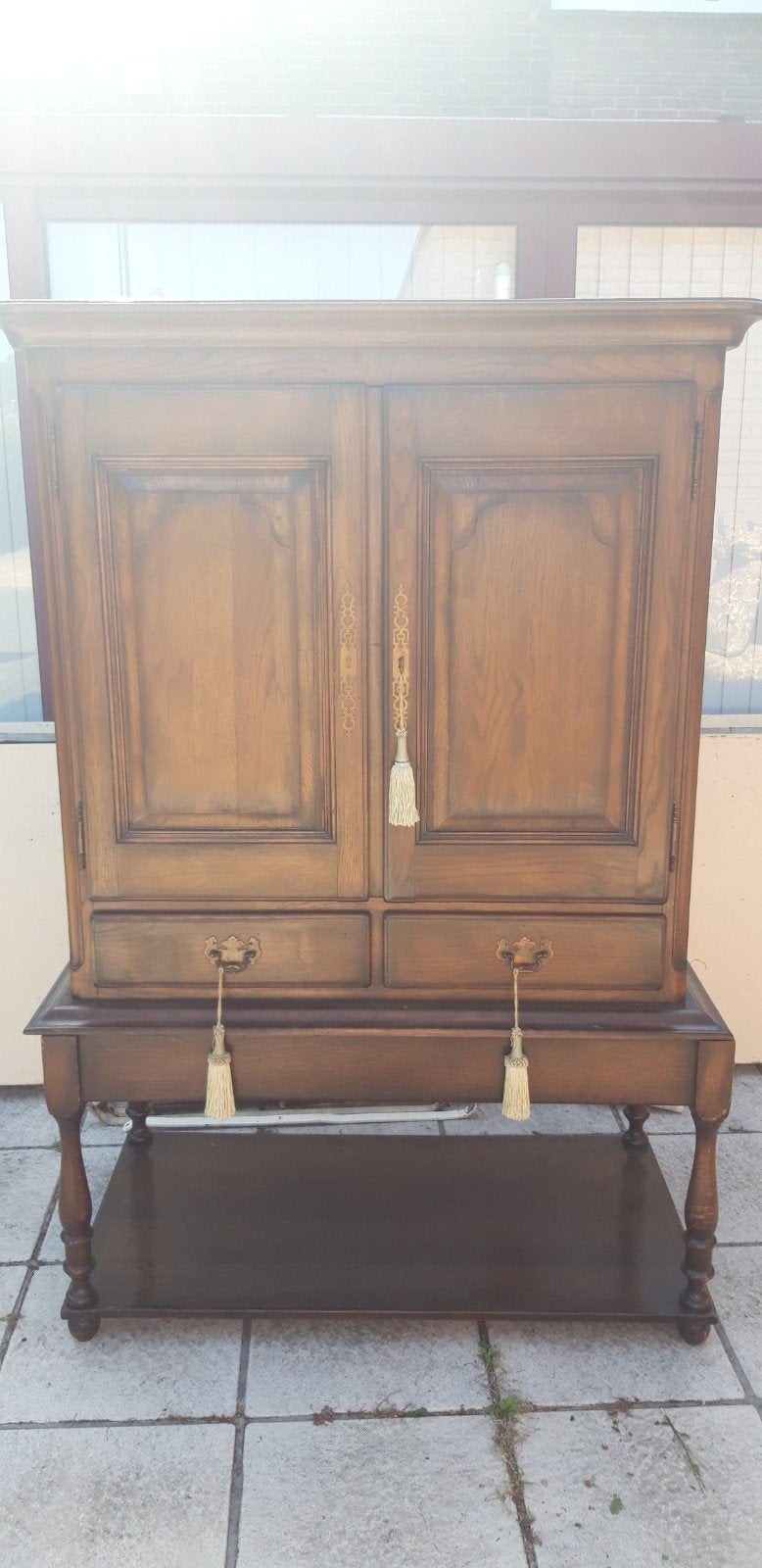 Mechelen antieke kast, Ophalen