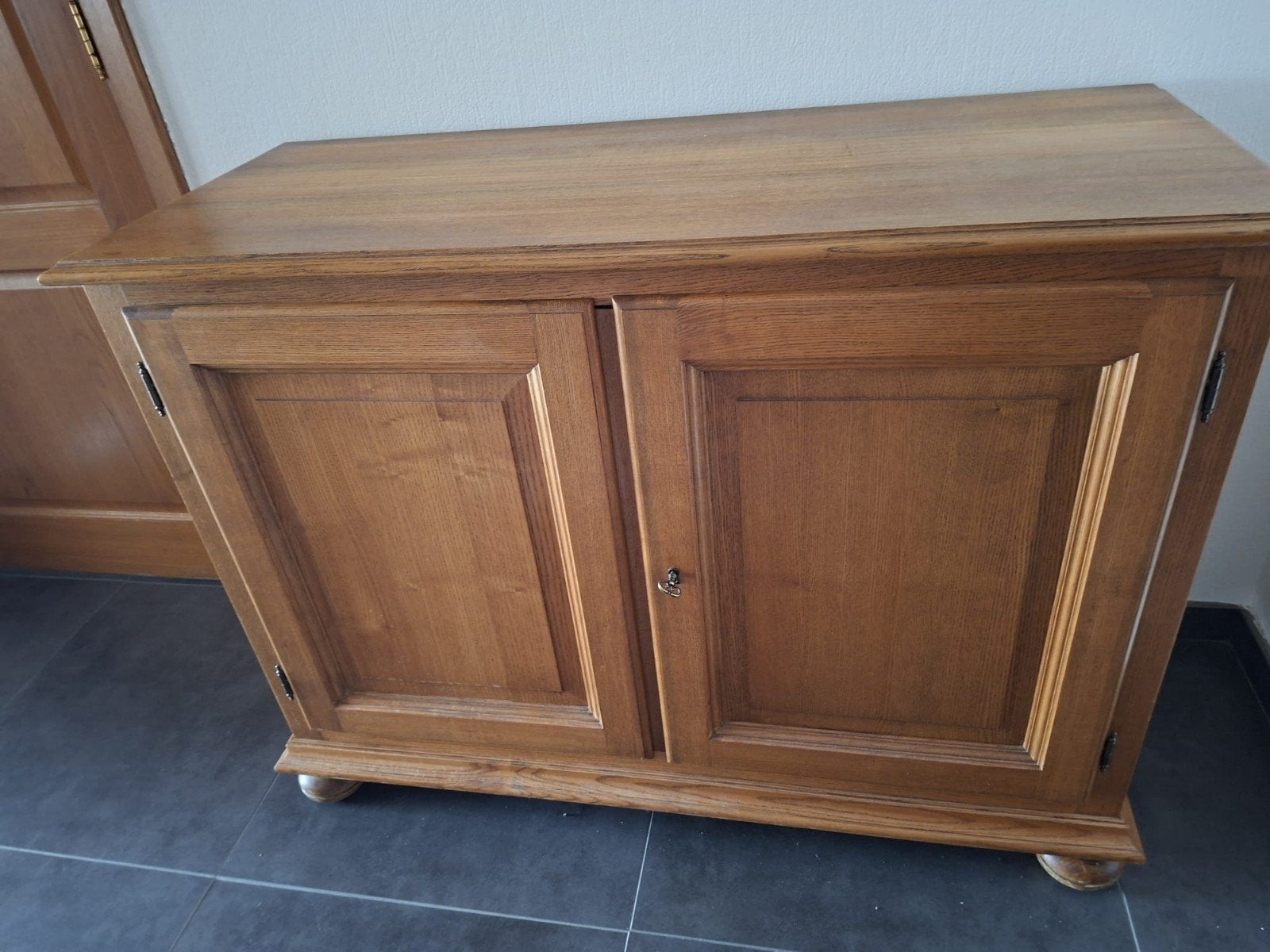 massieve kast, Ophalen