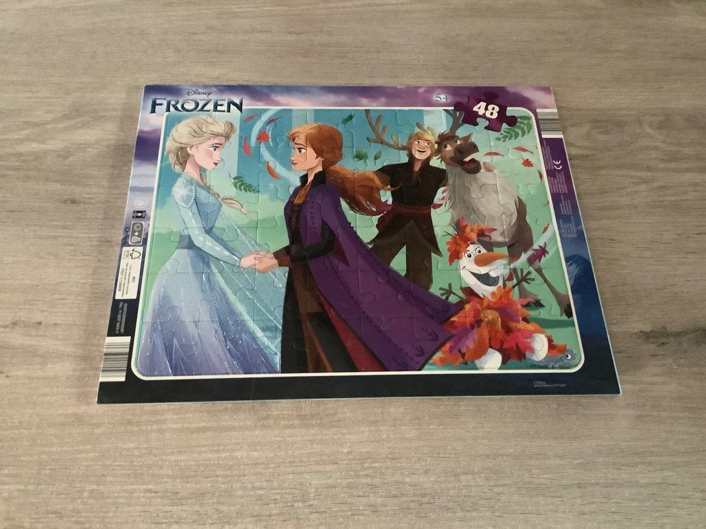 Puzzle Disney La Reine des neiges (48 pièces), Enlèvement ou Envoi, 10 à 50 pièces, Comme neuf, 4 à 6 ans
