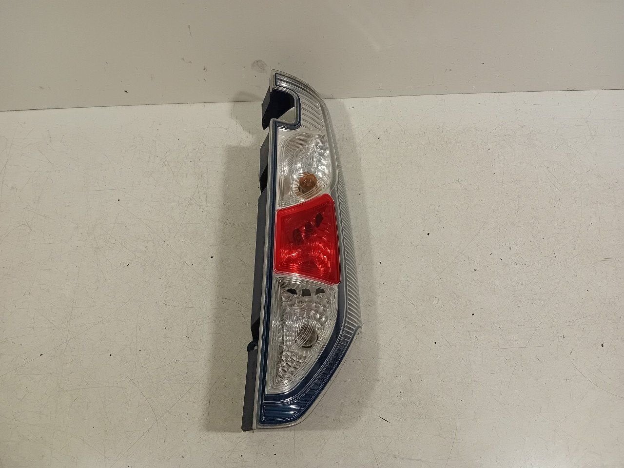 Achterlicht carrosserie rechts Renault Kangoo, Onderdelen@venauto.nl, Van der Ven Autorecycling B.V., Gebruikt, Ettenseweg 76, 4706 PB Roosendaal, The Netherlands