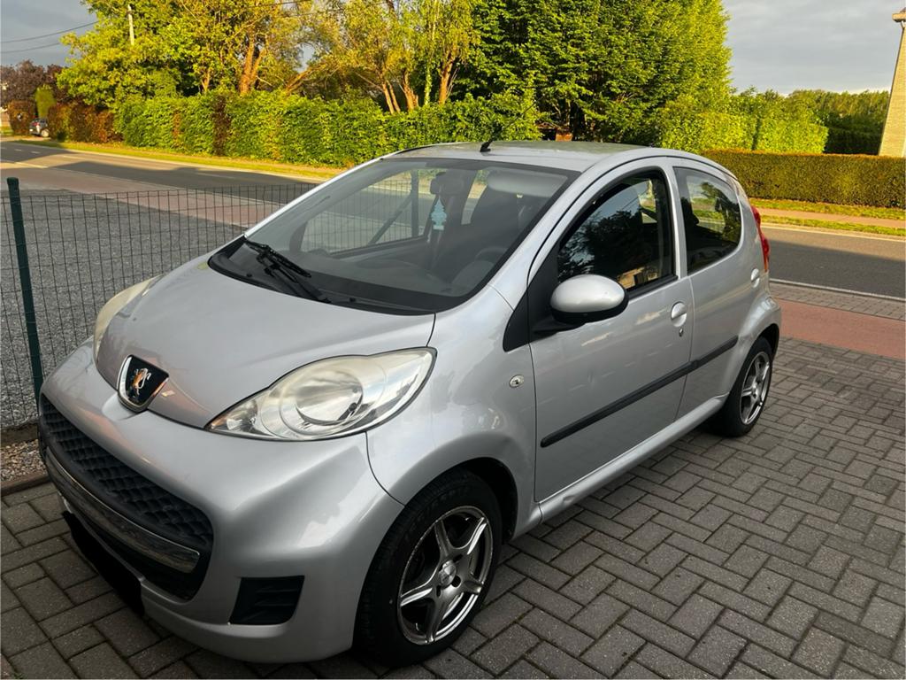 Peugeot 107 Automatic 5-dr Airco 2009 benz geldige keuring!, Auto's, Peugeot, Particulier, ABS, Airbags, Airconditioning, Boordcomputer