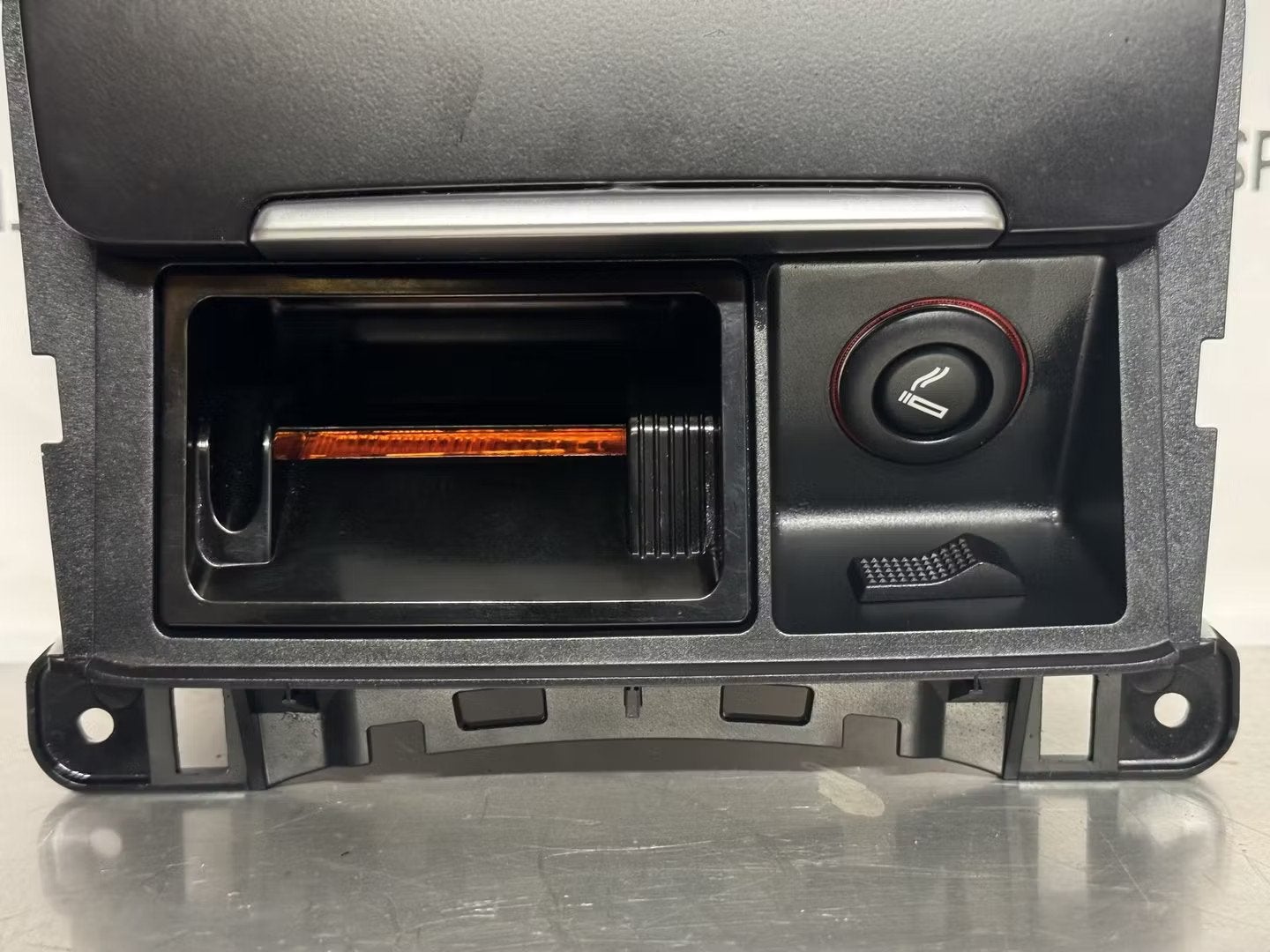 Audi a5 asbak met 12 volt aansteker, AUDI AG, Auto-Union-Strasse 1
85045  Ingolstadt, DE, Audi, Utilisé