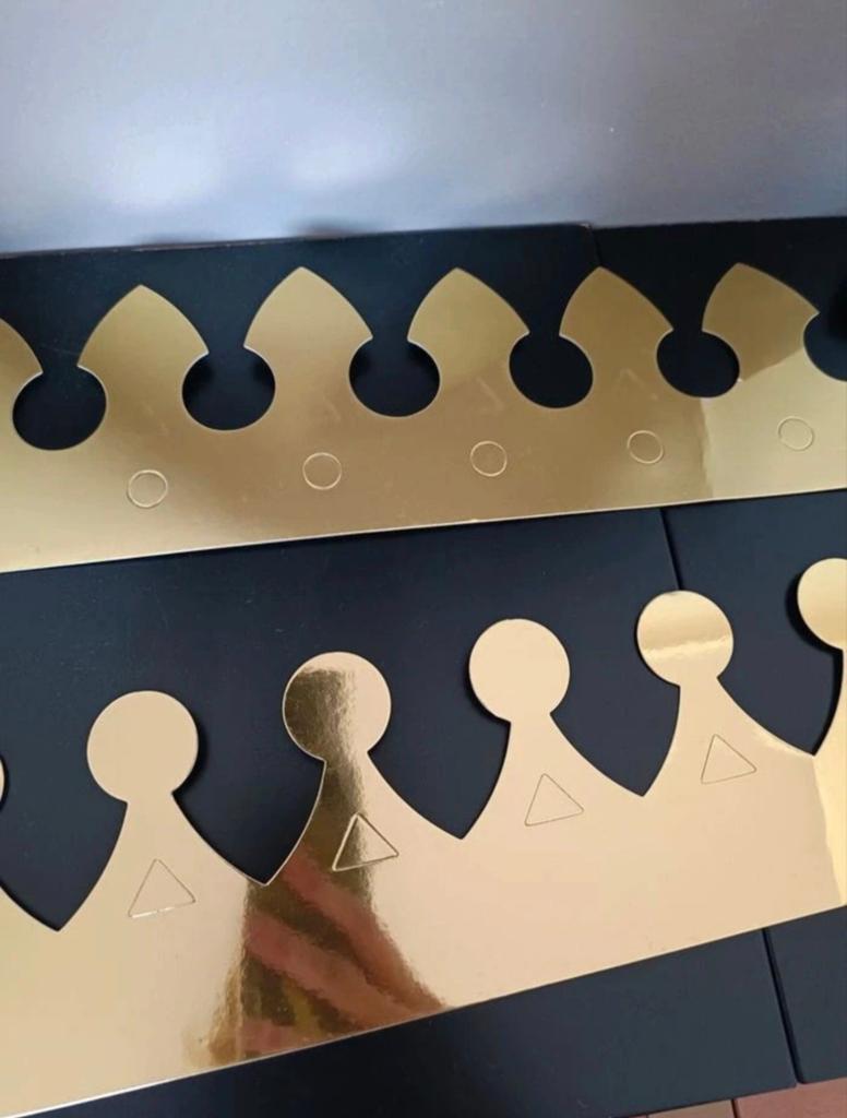 Couronnes en carton, Maison & Meubles, Accessoires pour la Maison | Couronnes, Enlèvement ou Envoi, Neuf