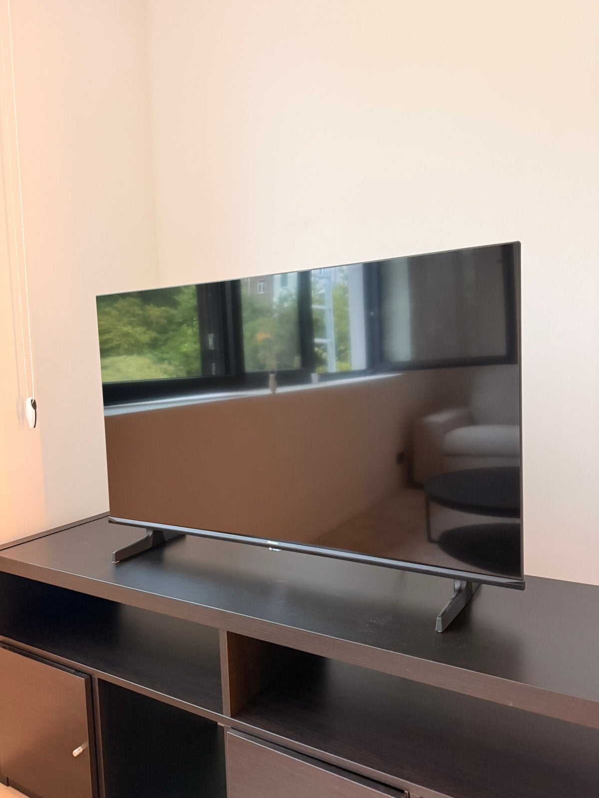 TV 40"-43" HISENSE 43E79Q, Ophalen, Zo goed als nieuw