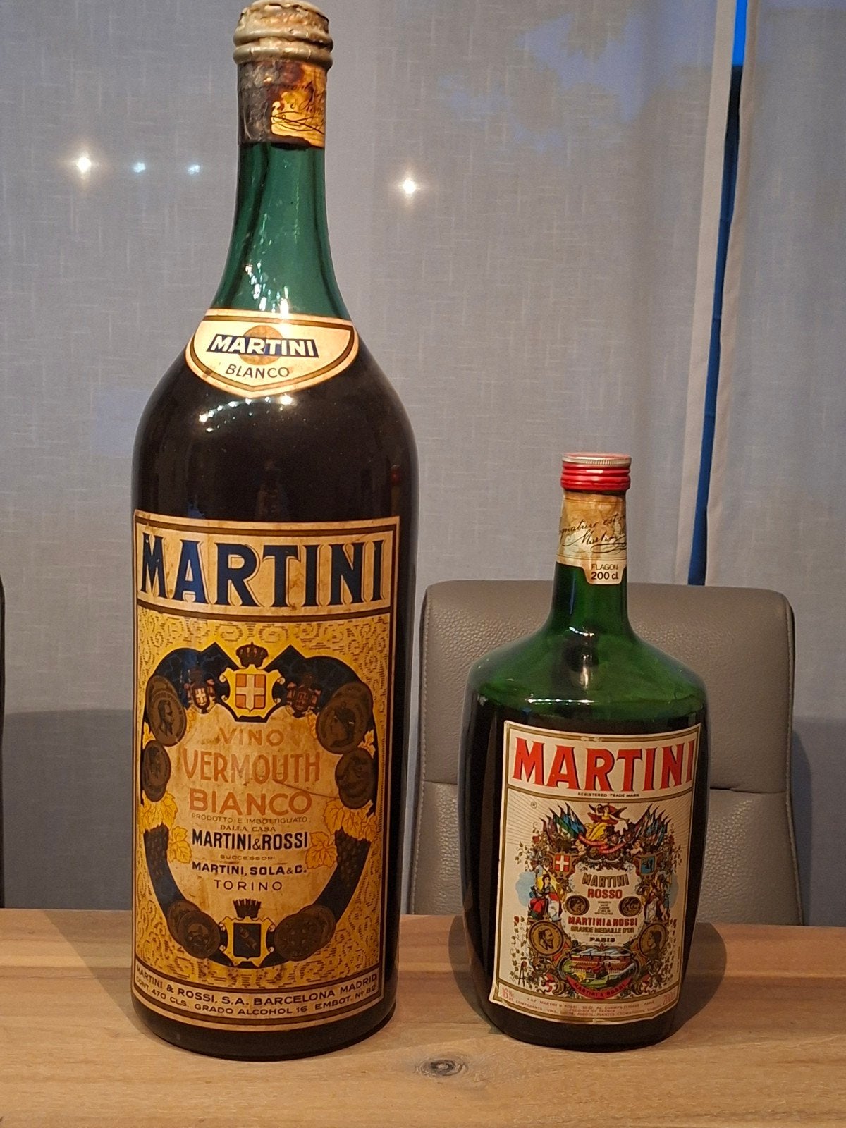 Volle oude  fles Martini Rosso 2000cl, Verzamelen, Ophalen of Verzenden, Vol, Overige typen, Frankrijk
