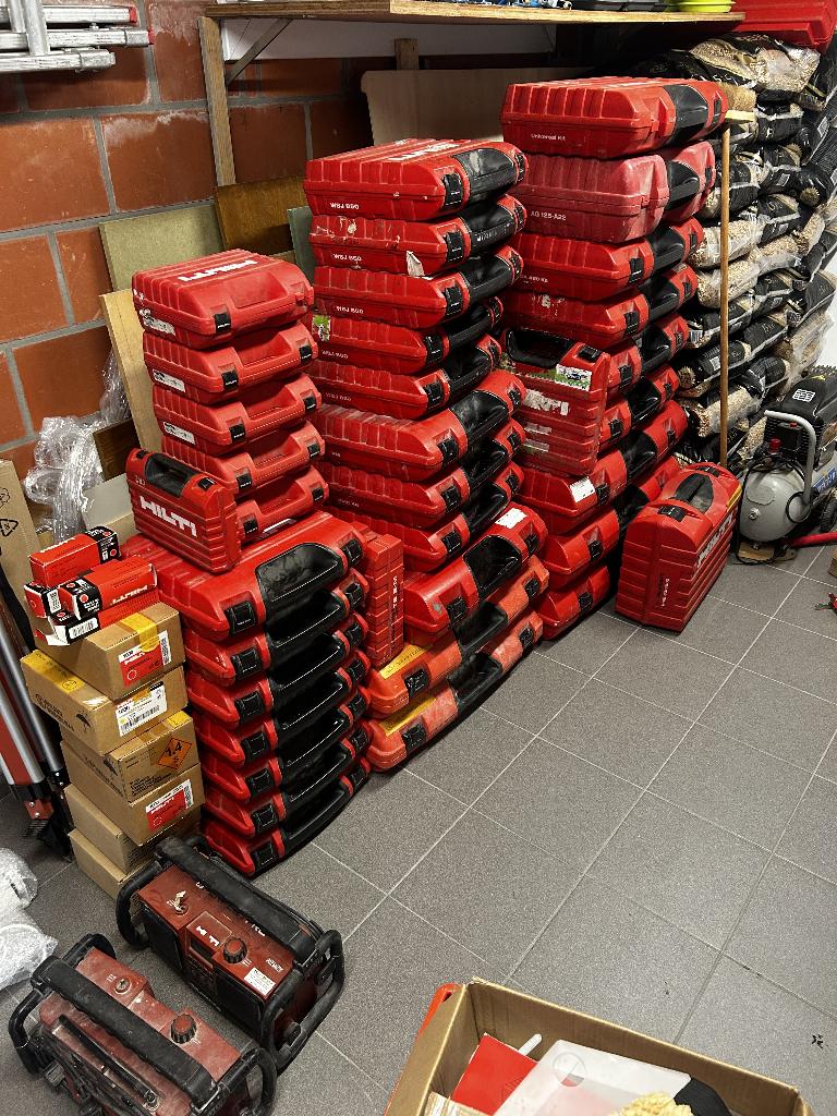 un gros lot de hiliti, Bricolage & Construction, Outillage | Outillage à main, Utilisé, Enlèvement