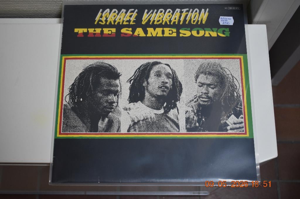 LP : Israel Vibration - The same song (Reggae), Cd's en Dvd's, Vinyl | Overige Vinyl, Beschermende buitenhoes, Ophalen of Verzenden