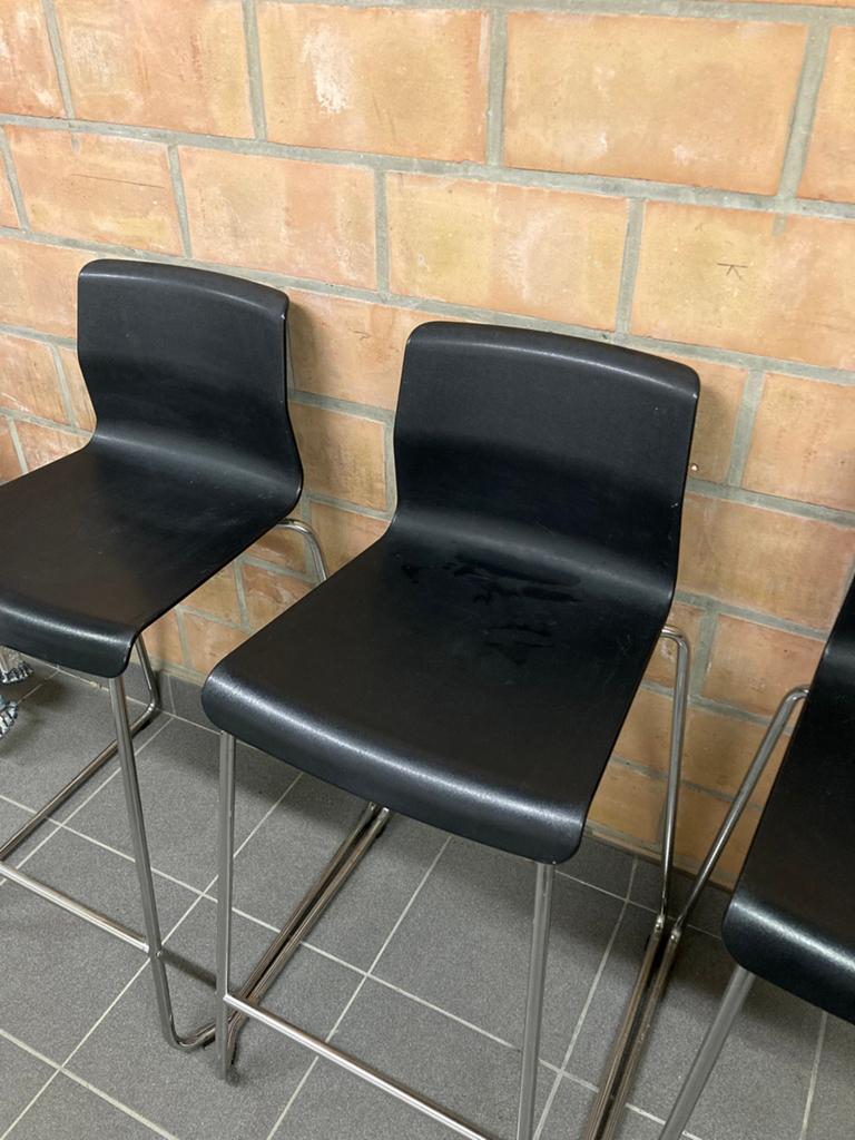 Hoge barkukken met leuning, Huis en Inrichting, Barkrukken, Ophalen, Kunststof, Gebruikt, Met voetsteun