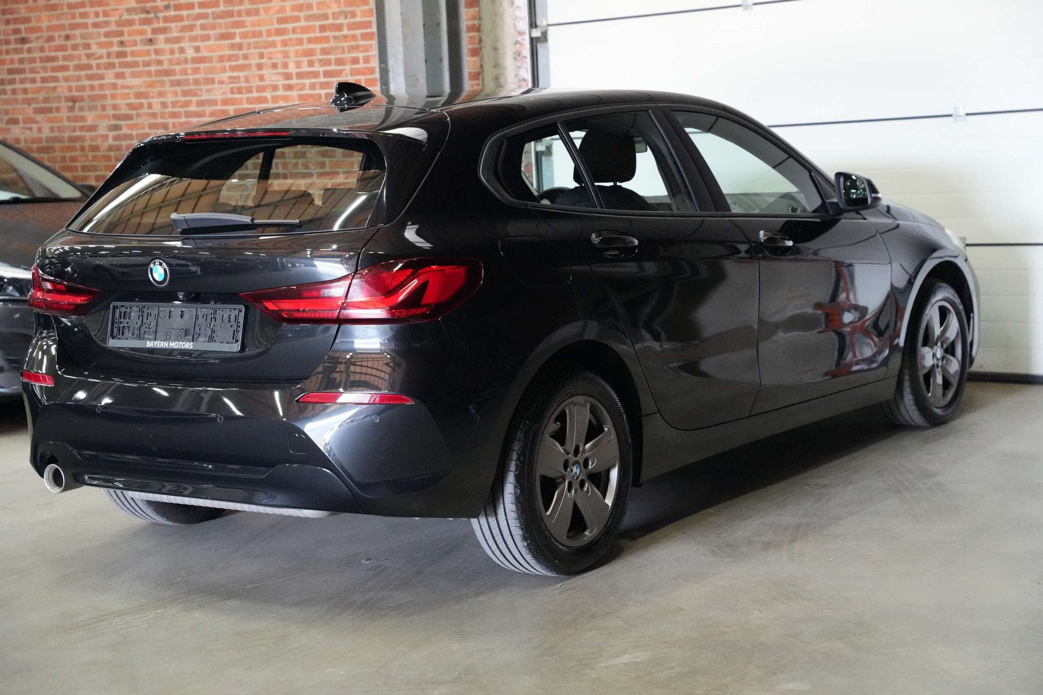 BMW 118 iA Automaat Benzine Garantie EURO 6d, Automaat, 135 pk, Gebruikt, Zwart