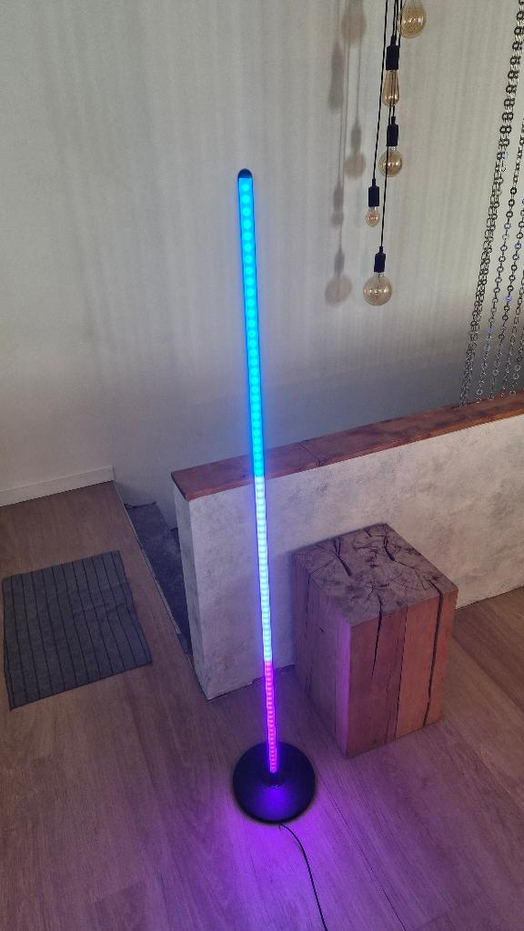 Govee RGBICW Basic Smart Vloerlamp Zwart, Ophalen of Verzenden, Zo goed als nieuw, Metaal, 100 tot 150 cm