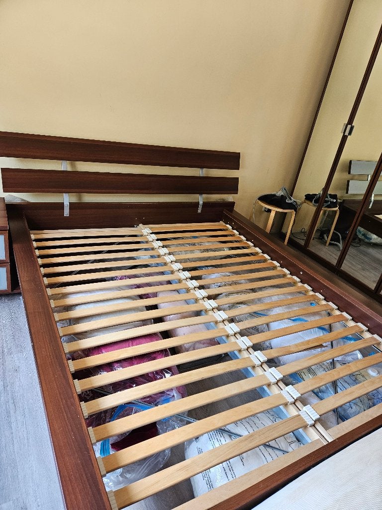Bedframe met lattenbodem en 2 nachtkastjes, Huis en Inrichting, Ophalen, Gebruikt, Bruin, Tweepersoons