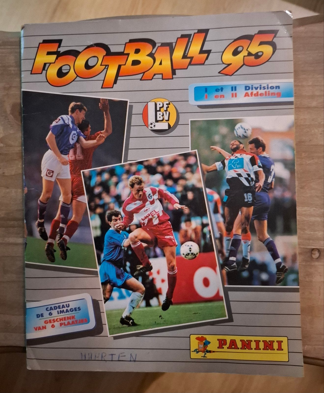 Panini volledig album Belgische voetbalcompetitie 1995 Belgi, Games en Spelcomputers, Games | Nintendo NES, Ophalen of Verzenden
