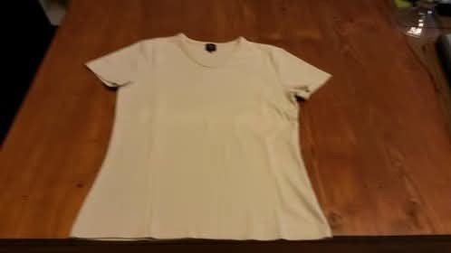 Nieuwe t-shirt zeer goede kwaliteit, Kleding | Dames, T-shirts, Beige, Nieuw, Korte mouw, Dept