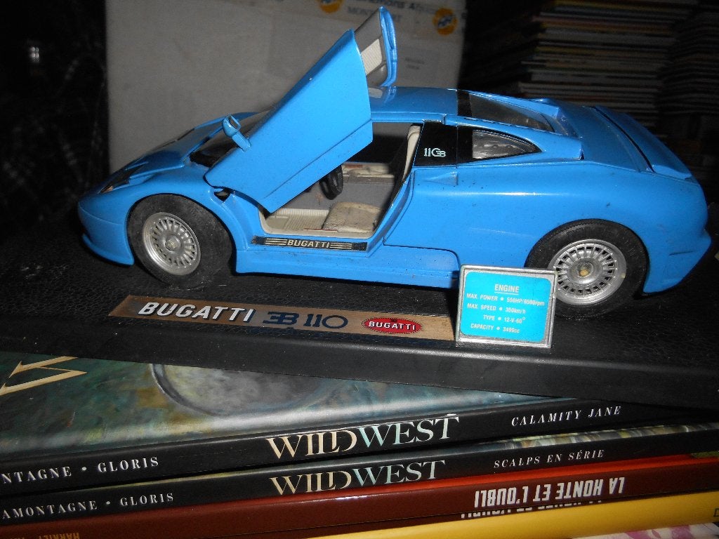 ANSON 1/18 Bugatti EB110, Hobby en Vrije tijd, Ophalen of Verzenden, Anson