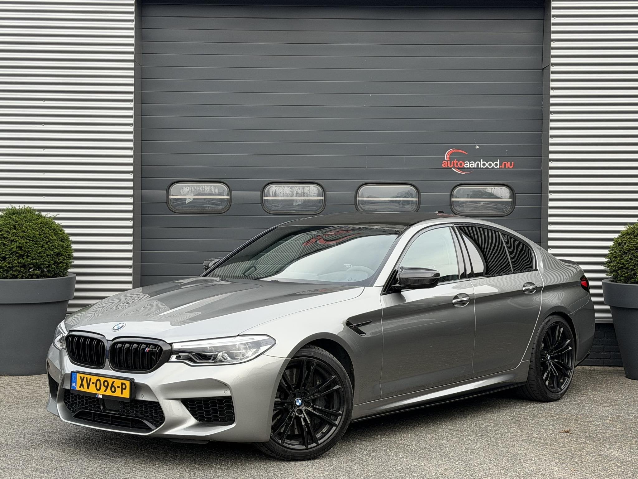 BMW M5 5-Serie (automatique), Autos, Cuir, 4395 cm³, Entreprise, 2000 kg