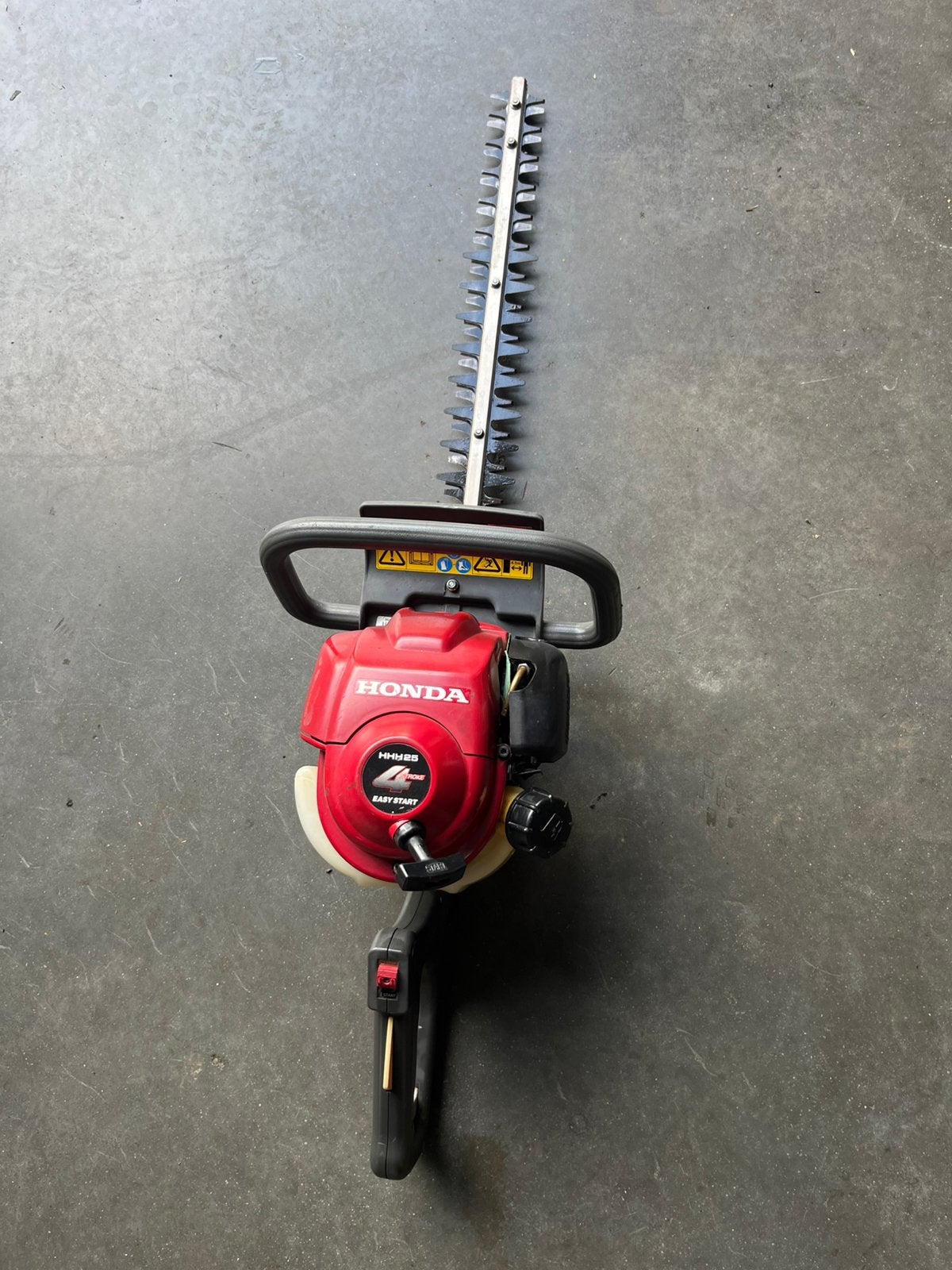 Honda HHH25 heggenschaar, Ophalen of Verzenden, Zo goed als nieuw