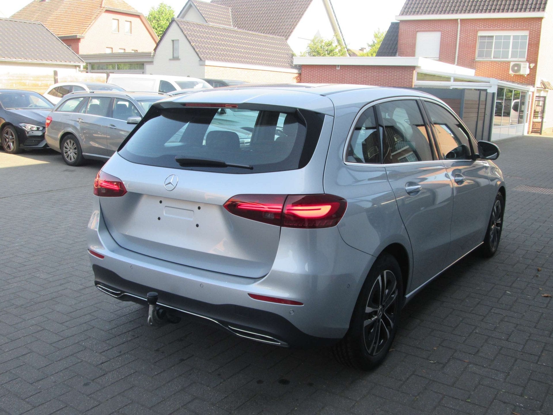 Mercedes-Benz B 180 PROGRESSIVE TREKHAAK LED WINTERPAKKET, Auto's, Mercedes-Benz, Dealer onderhouden, Gebruikt, 4 cilinders, 136 pk