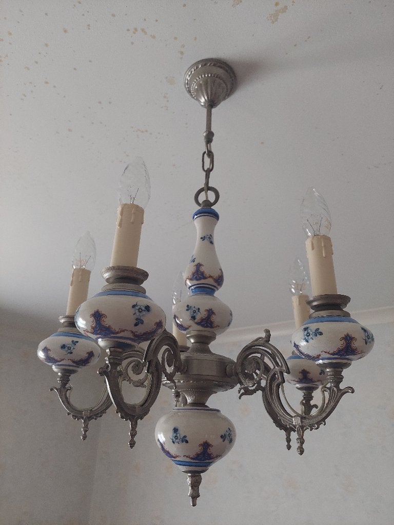 Kroonluchter uit tin en porselein, Ophalen, Gebruikt, Metaal, Barok / Rococo