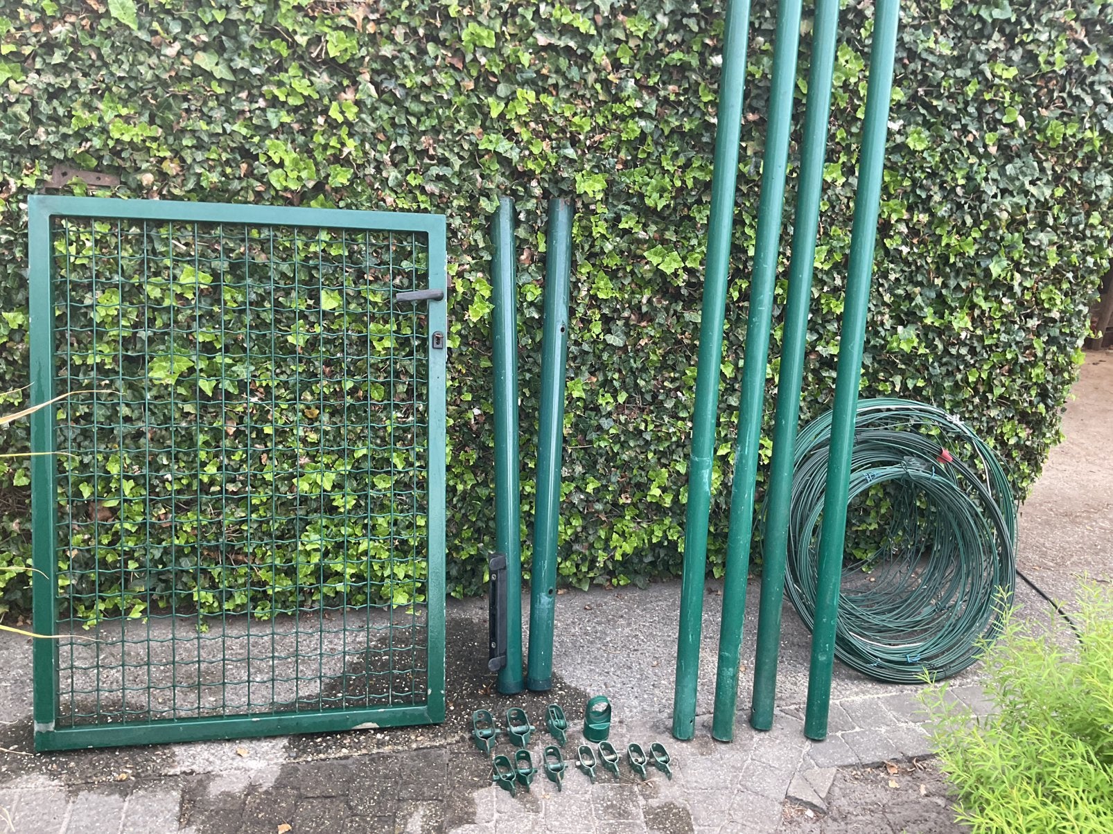 Bekaert palen,draad,draadspanners en poort.€35 voor alles., Tuin en Terras, Ophalen, Gebruikt