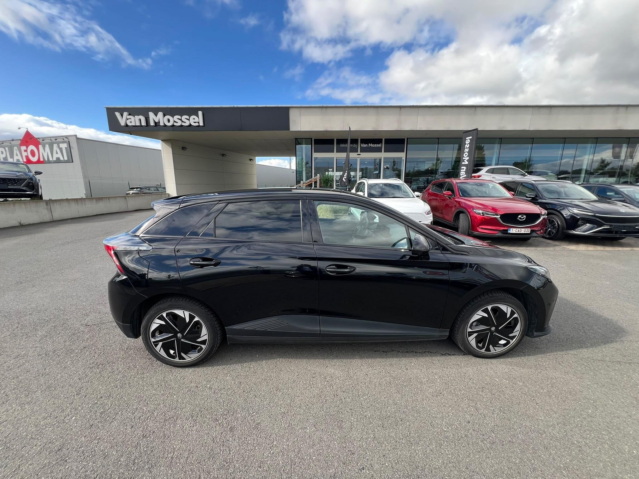 MG MG4 64 kWh Luxury (automatique), Autos, Assistance au freinage d'urgence, Achat, Carnet d'entretien, 5 portes