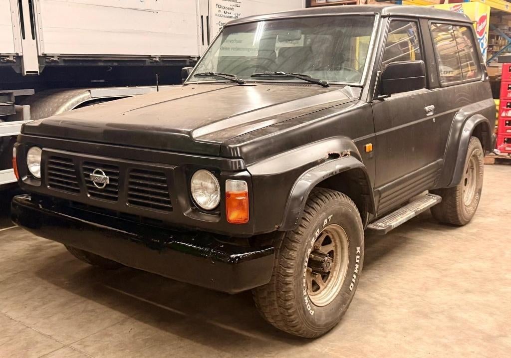 Nissan Patrol Y60 1991 Kan ingeschreven worden als Oldtimer, Auto's, 4 deurs, Stof, 4 cilinders, Zwart