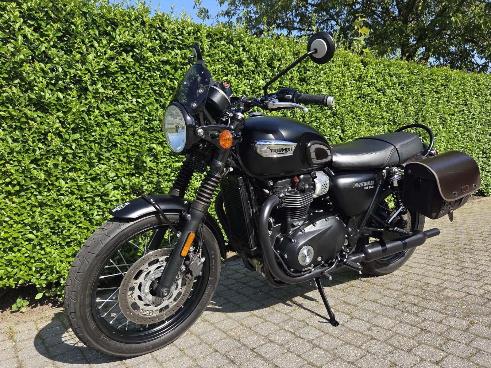 Triumph Bonneville T100 Black. BJ:2018, 2 cilinders, Nieuw, 900 cc