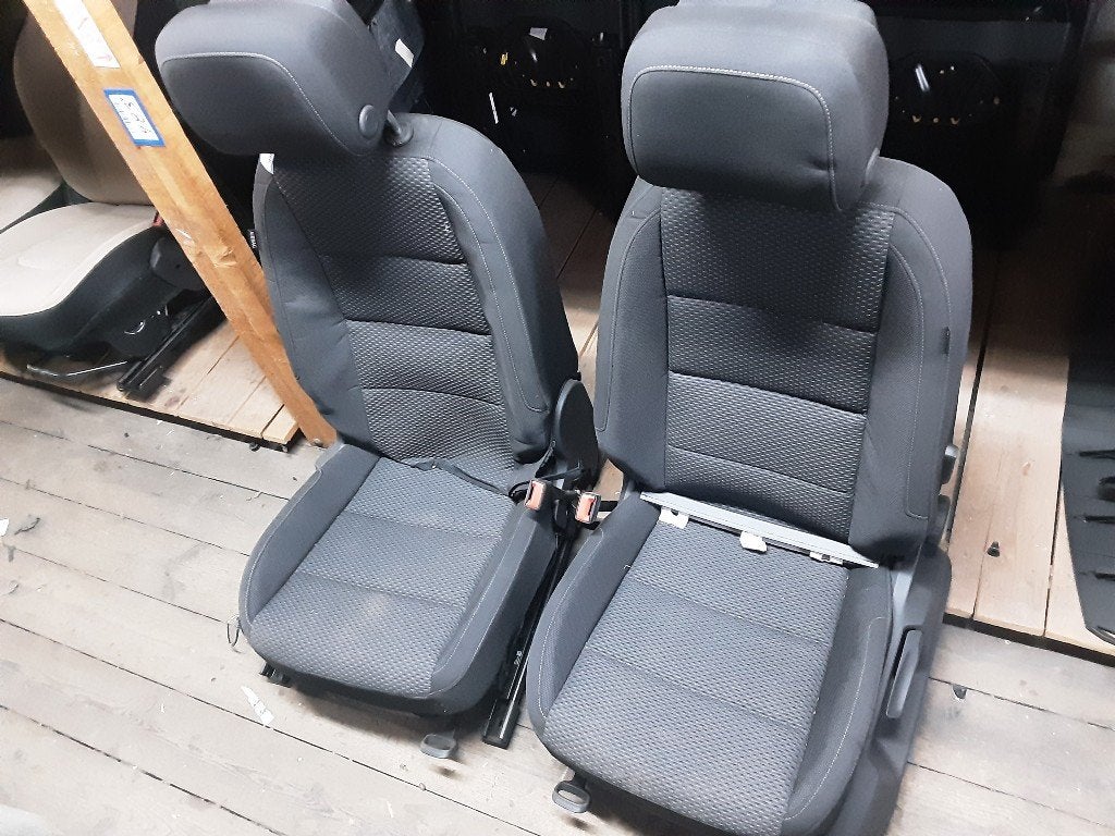 INTERIEUR COMPLET Volkswagen Touran (5T1) (01-2015/07-2022), Volkswagen, Volkswagen AG, Utilisé, Kundenbetreuung@volkswagen.de