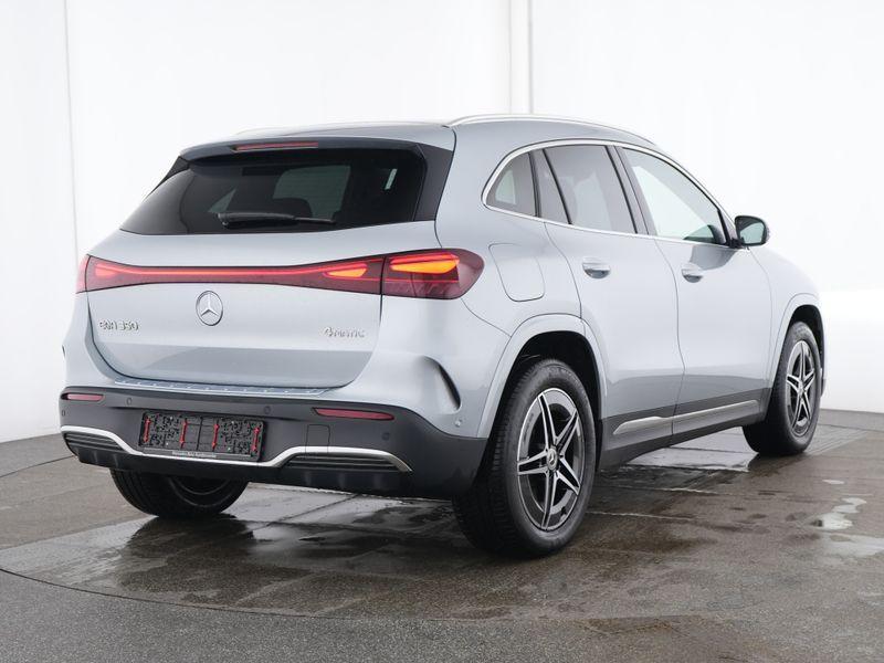 Mercedes-Benz EQA-Klasse 350 4MATIC AMG Line | Smartphone In, Auto's, Automaat, Stof, Regensensor, 2110 kg