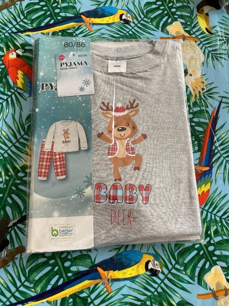 Nieuwe kerst pyjama ' Baby deer ' Maat 80 / 86, Enfants & Bébés, Vêtements de bébé | Taille 80, Enlèvement ou Envoi, Neuf, Vêtements de nuit ou Sous-vêtements