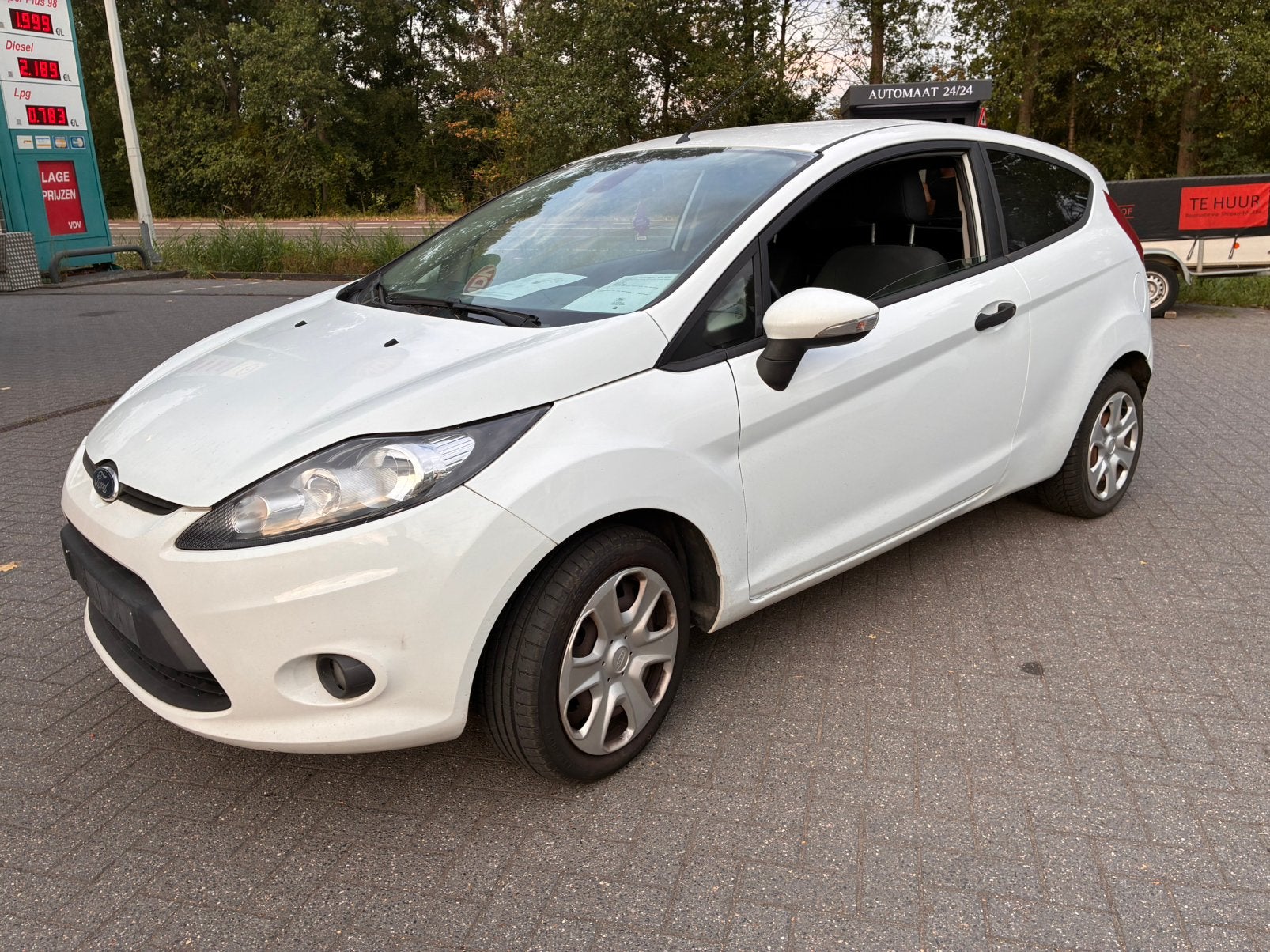 Ford fiesta lichte vracht blanco gekeurd voor verkoop, Auto's, Voorwielaandrijving, Euro 5, Stof, Used 1. Bestelwagens met ervaring.