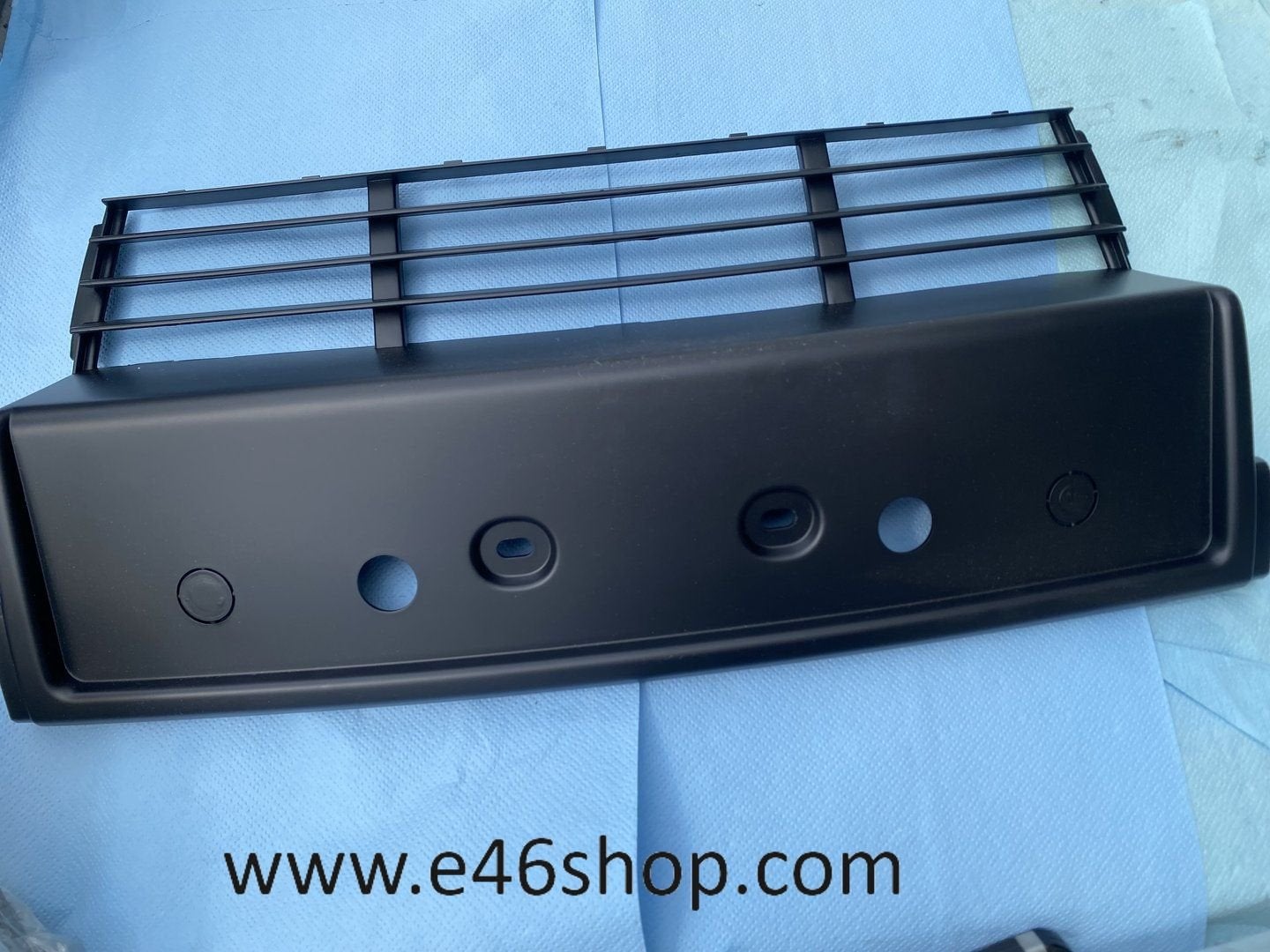 BMW E34 BUMPER ROOSTER VOOR OE 51111934337 NIEUW, Neuf, -, -, Enlèvement ou Envoi