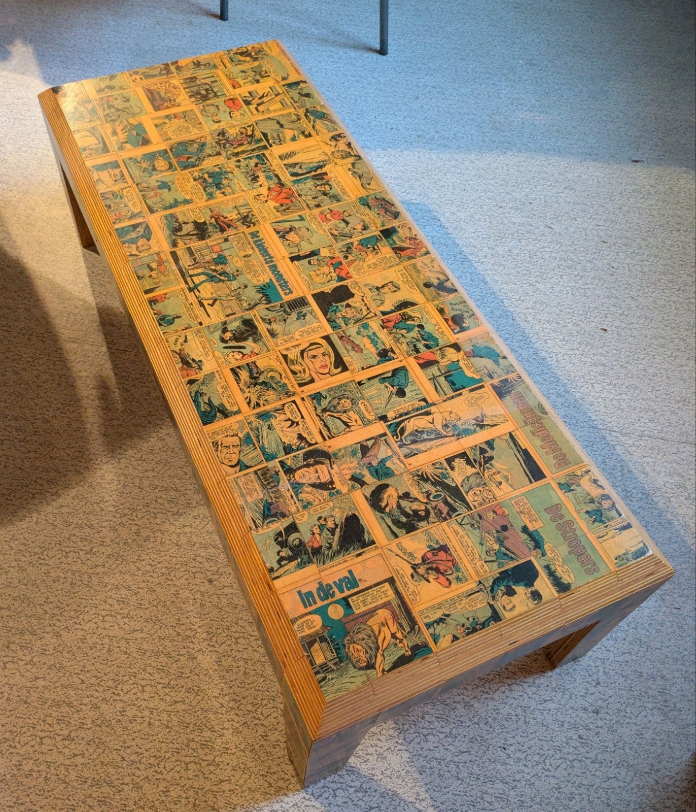 Salontafel met stripfiguren, Maison & Meubles, Enlèvement, Utilisé, 50 à 100 cm, Rectangulaire