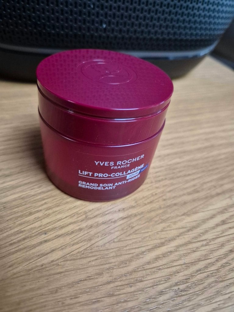 Dag/nacht cream, Bijoux, Sacs & Beauté, Enlèvement ou Envoi, Neuf, Body lotion, Crème ou Huile