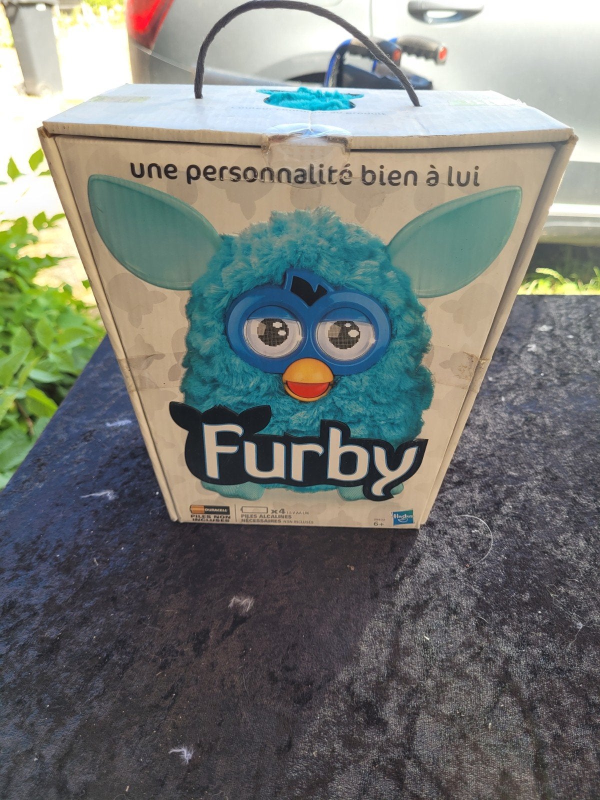 Furby toujours dans sa boite, Enlèvement