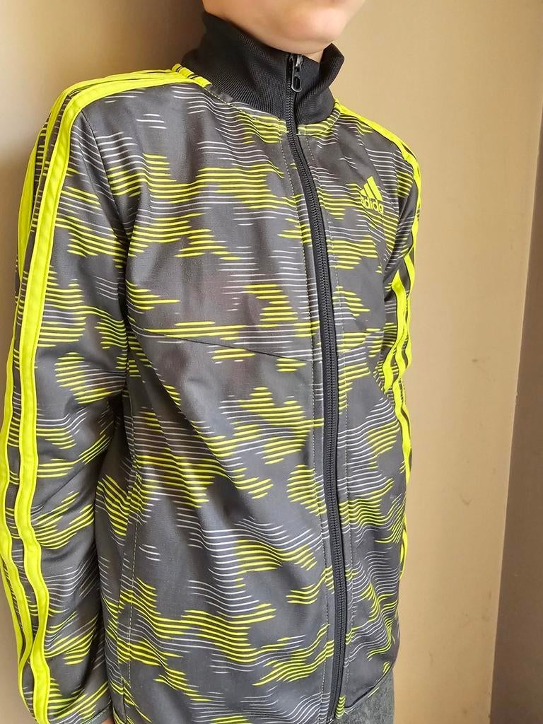 Trainings vest Adidas maat 7 - 8 jaar, Ophalen