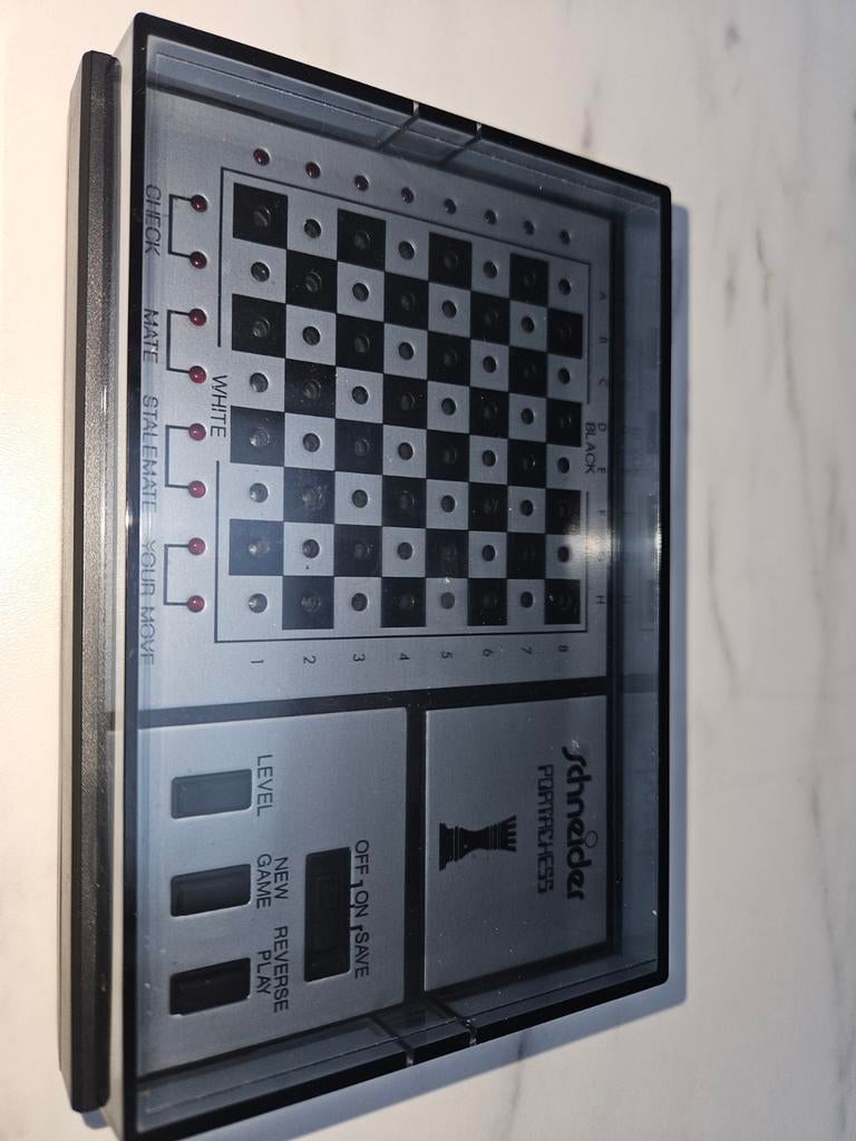 Jeu d'échecs électronique portachess schneider, Enlèvement
