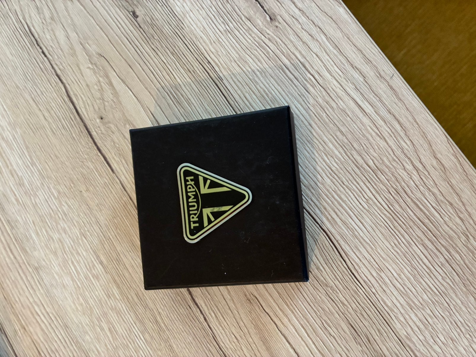 Pin’s, Verzenden, Zo goed als nieuw