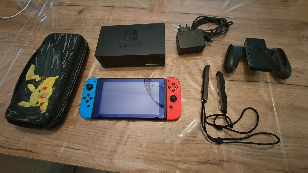 Nintendo Switch, Games en Spelcomputers, Spelcomputers | Nintendo Switch, Zo goed als nieuw, Switch Original, Met 2 controllers