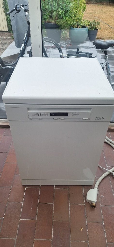 Miele vaatwasmachine, Ophalen, Wit, 50 tot 100 cm, Zo goed als nieuw