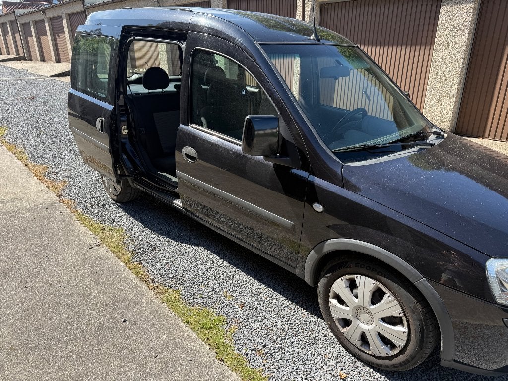 Opel Combo Tour Enjoy, Autos, Opel, Particulier, Combo Tour, Airbags, Air conditionné, Verrouillage central, Air conditionné automatique