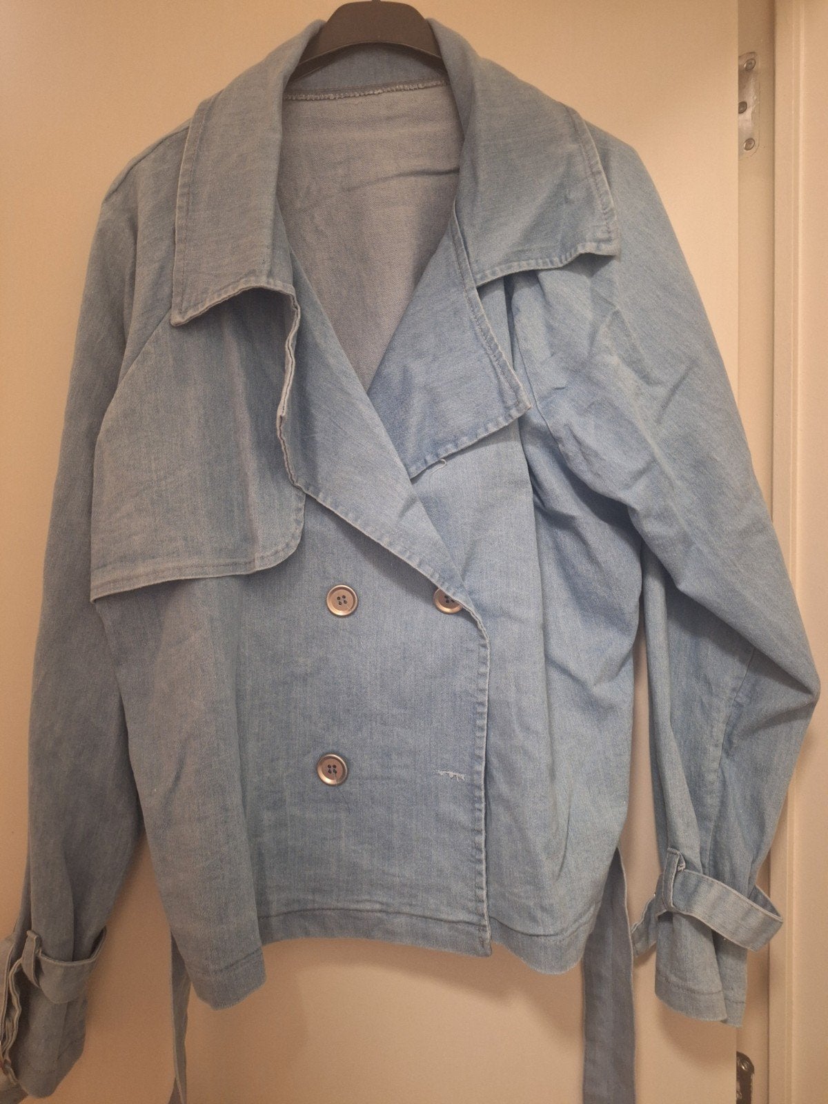 Trench court style matière jeans mais plus agréable, Enlèvement ou Envoi