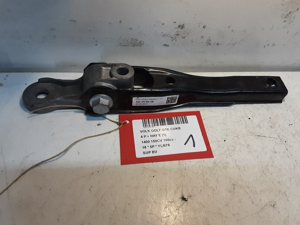 SUPPORT BOITE DE VITESSES Golf VII (AUA) (5Q0199855AB), Volkswagen, Mevr. I. Hauben, Utilisé, Rue de l'Espoir 34 34
4030  GRIVEGNÉE, BE