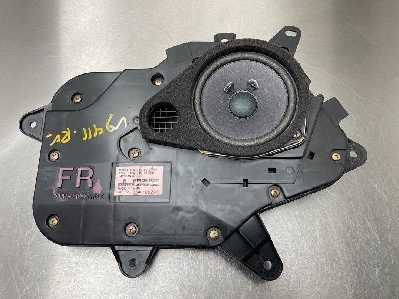 SUBWOOFER Lexus GS (..S16) (01-1997/12-2004) (|8615030290|), Gebruikt, Lexus