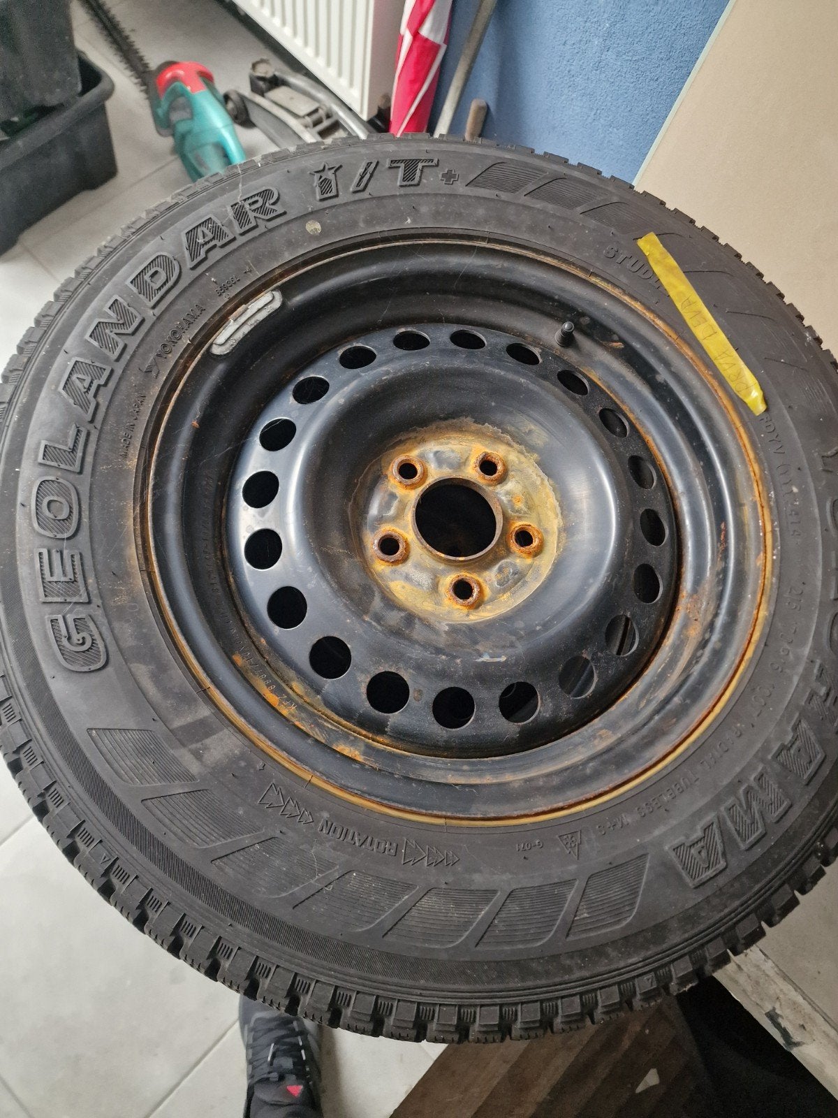jantes en acier Kia + pneus d'hiver 5x114,3 m+s, Autos : Pièces & Accessoires, Enlèvement, Pneus hiver, Jante(s)
