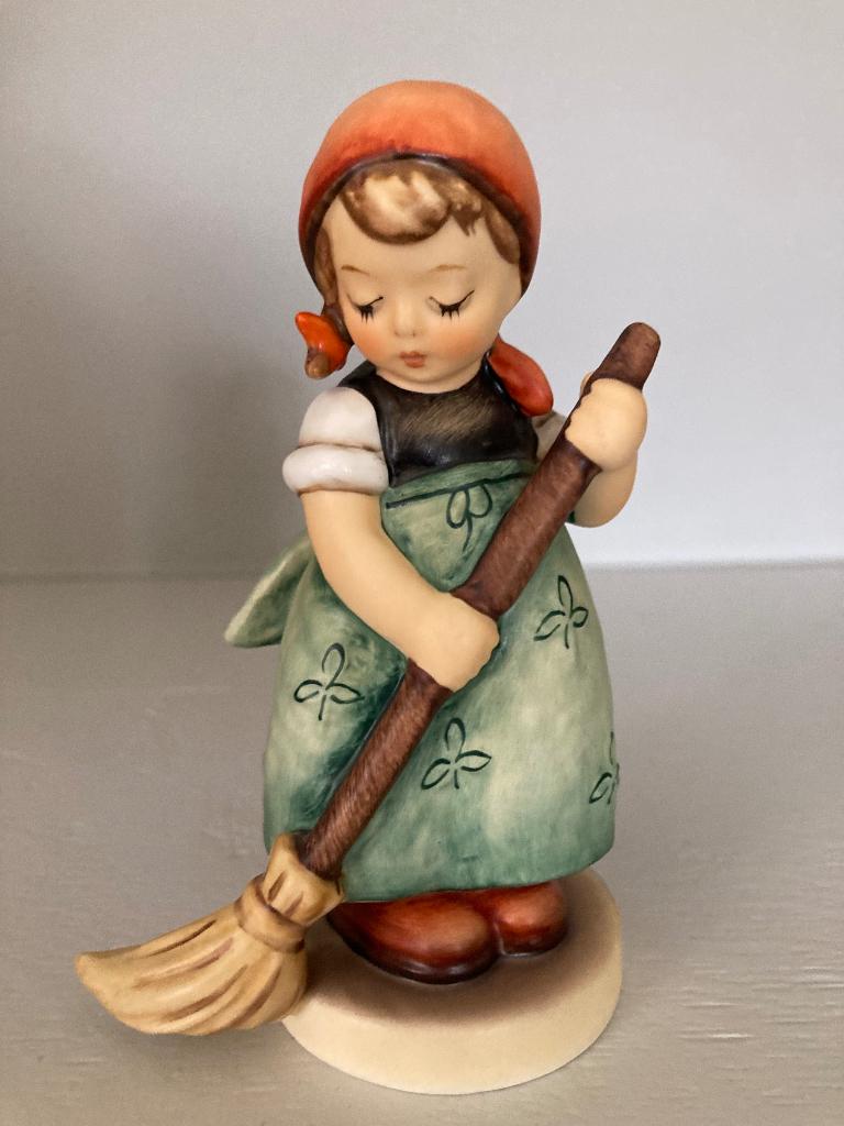 Hummeltje 'Little sweeper', Ophalen of Verzenden, Zo goed als nieuw, Hummel